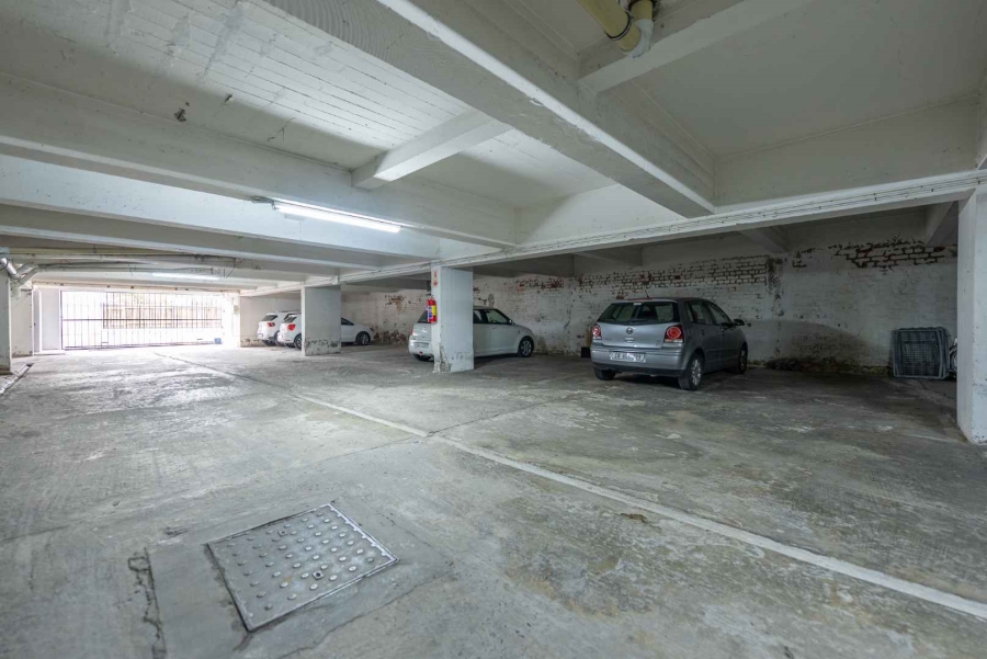 2 Bedroom Property for Sale in Oranjezicht Western Cape